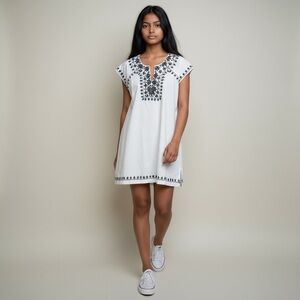 Madison Matthews Floral Embroidered Cap Sleeve Shift Cotton Dress Size Medium